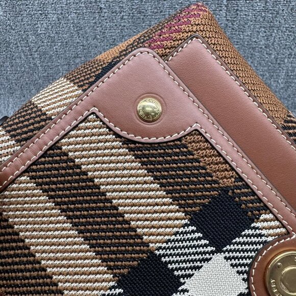 Burberry Leather Shoulder Bag 799-030325 - Picture 7 of 15